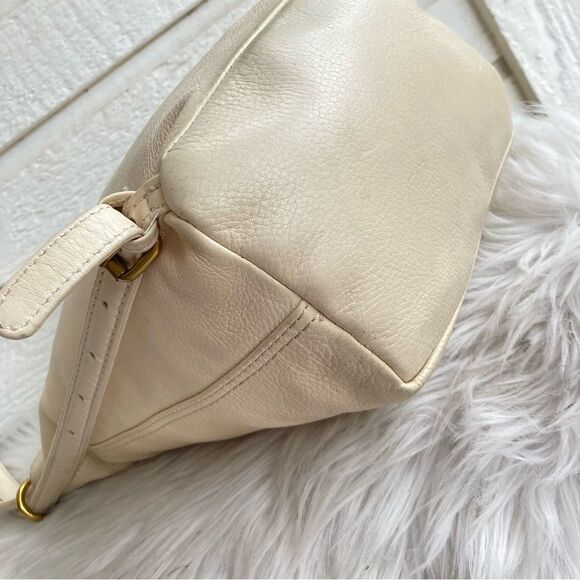 HOBO Ivory Leather Blaze Convertible Hobo Shoulder Bag Backpack Drawstring - Picture 10 of 14